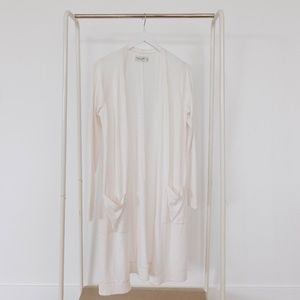 Abercrombie Cozy Duster Cardigan in White - Size Medium